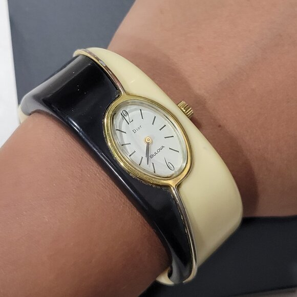 Ladies Dior x Bulova Bakelite Bangle Watch from 1976 VINTAGE PIECE! - Picture 8 of 8